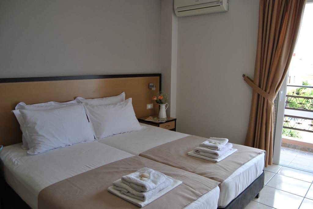 Theofilos City Hotel Chania  Phòng bức ảnh