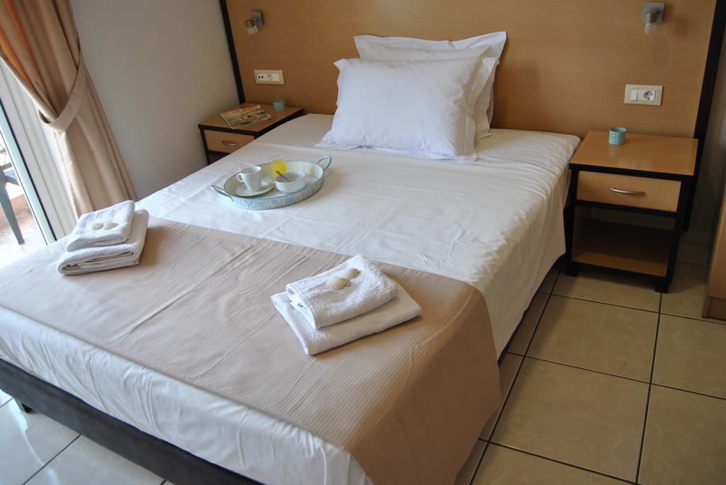 Theofilos City Hotel Chania  Phòng bức ảnh