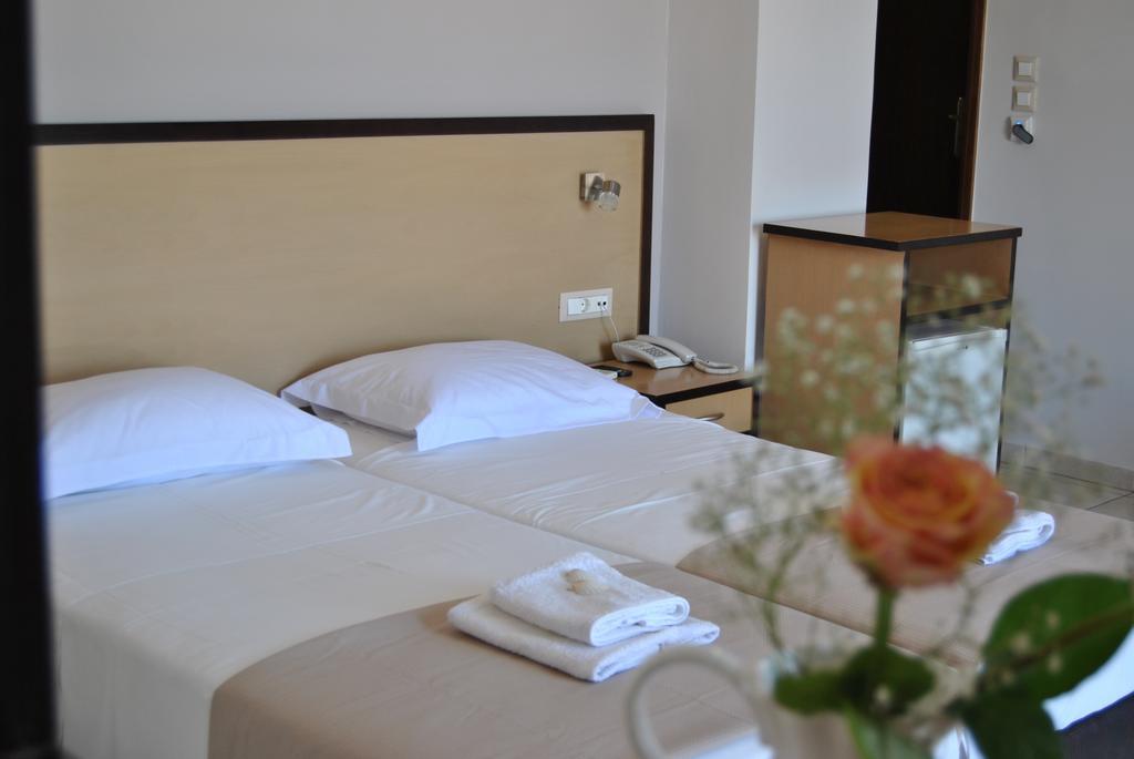 Theofilos City Hotel Chania  Phòng bức ảnh